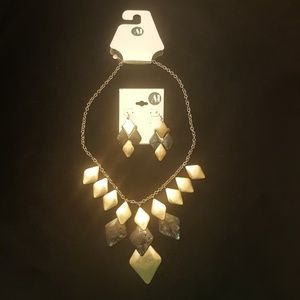 Necklace and earring set